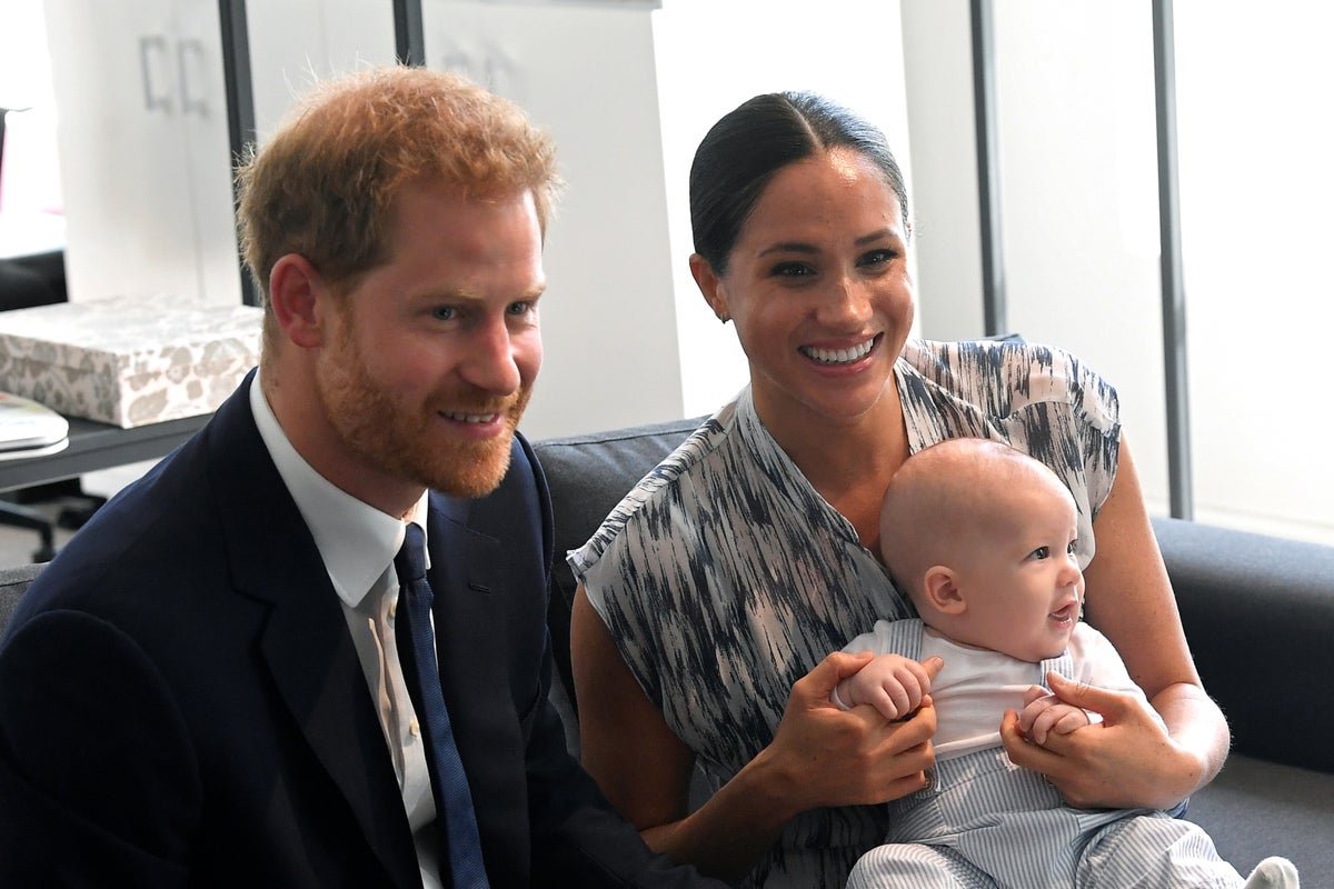 Meghan claimed two royal family participants mentioned Archie’s pores and skin color, in line with new ebook