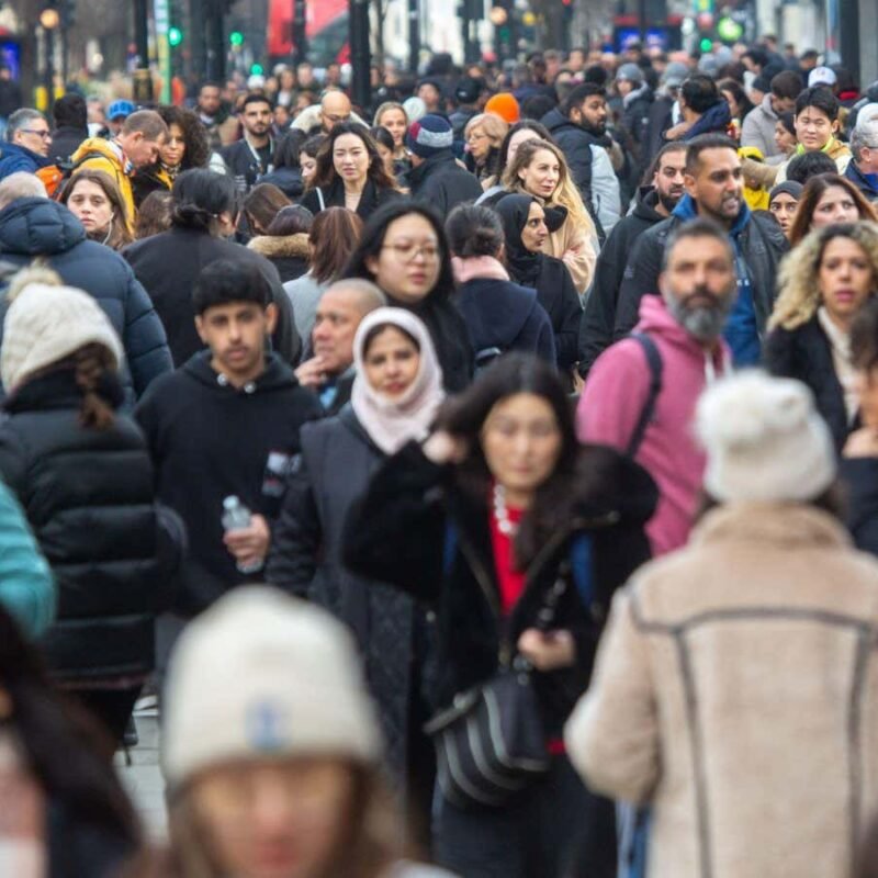 Life expectancy gap between men and women is closing worldwide