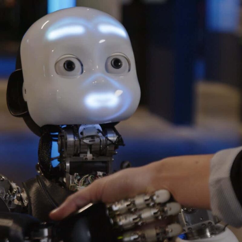 Robot avatar lets people see and feel things remotely through VR