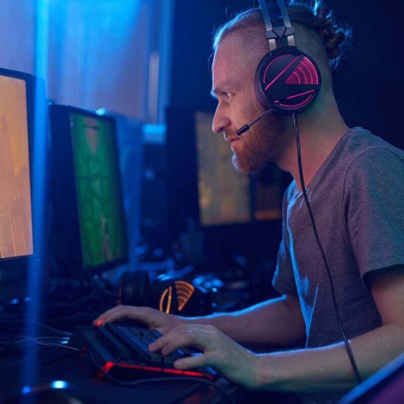 Chair for gamers boosts player performance and prevents muscular aches