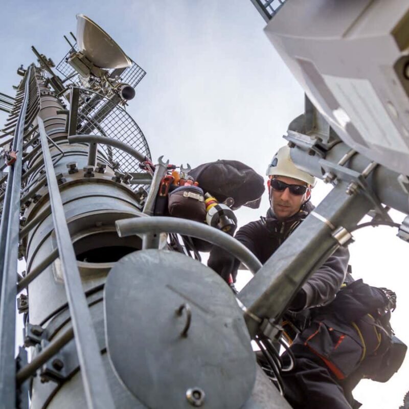 Phone batteries could last 50% longer if more 5G towers are built