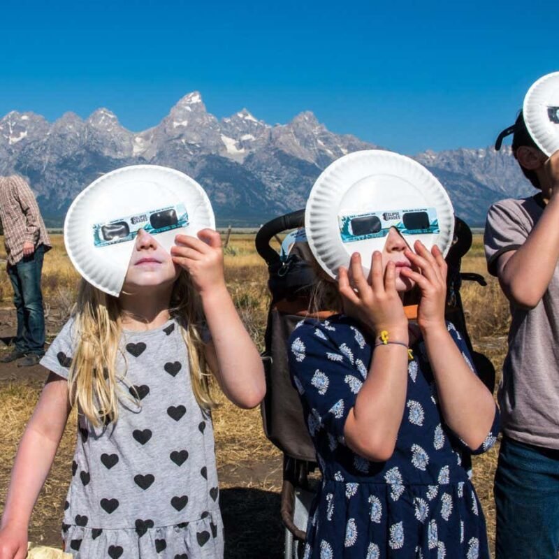 5 solar eclipse activities to do with children