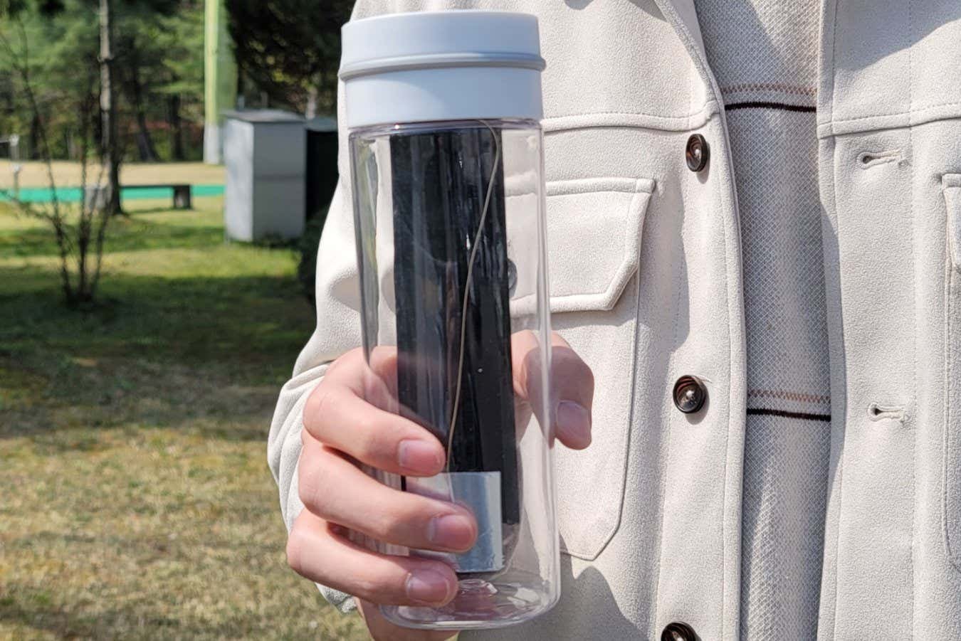 Water purifier is powered by static electricity from your body