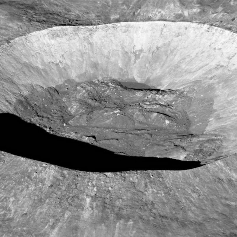 Birthplace of red asteroid Kamo‘oalewa pinned to specific moon crater Birthplace of red asteroid Kamo‘oalewa pinned to specific moon crater