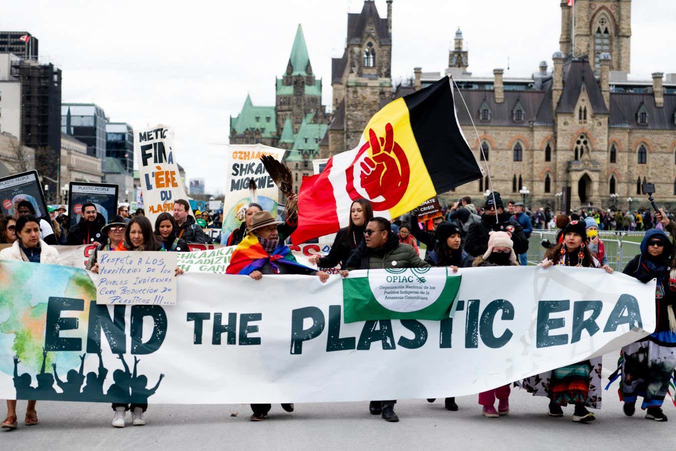 Plastic pollution treaty would be ‘failure’ without tackling emissions