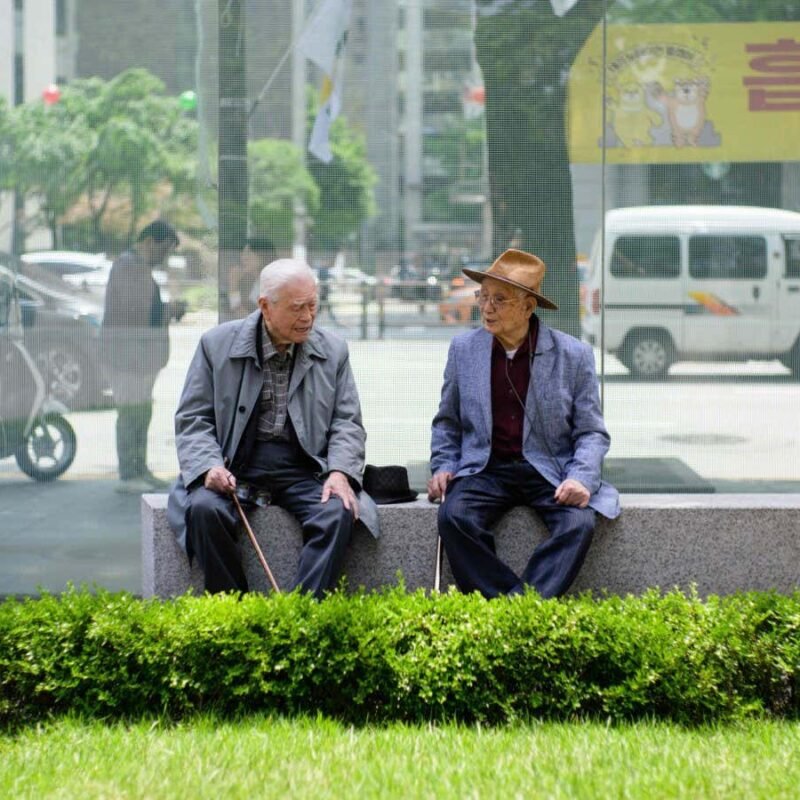 How to reconnect with long-lost friends, according to science