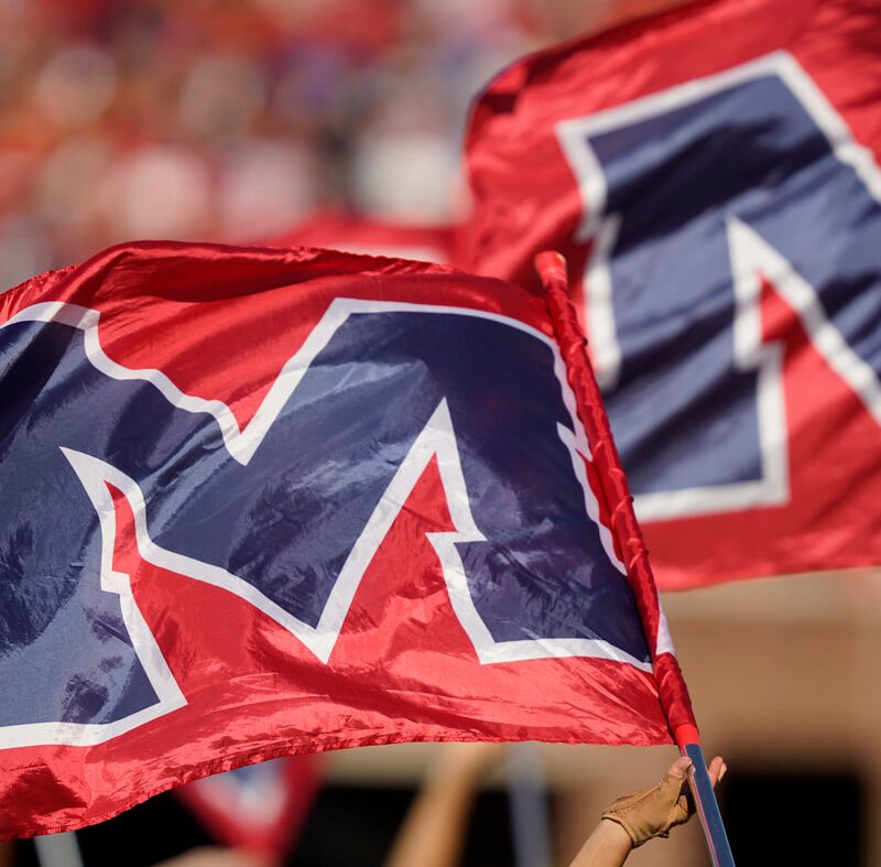 U of Mississippi opens probe over hostile protest that involved racist taunts