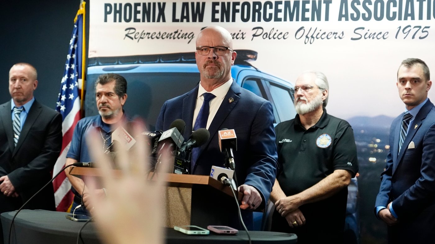 Phoenix police have pattern of rights violations, excessive force, report says : NPR