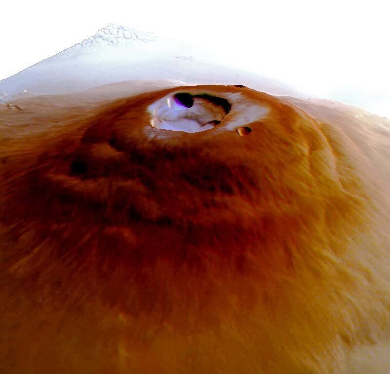 The largest volcanoes on Mars have frosted tips during winter