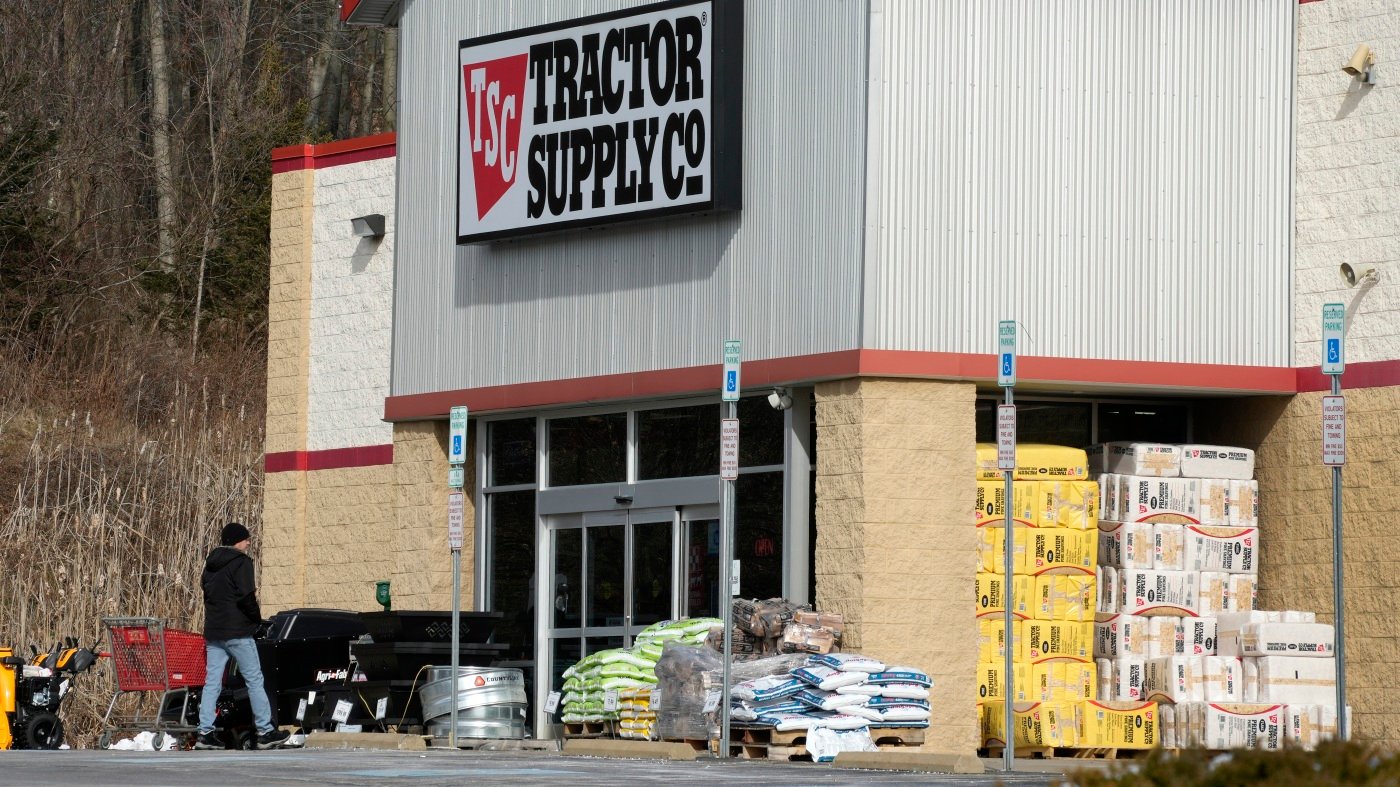 Tractor Supply cuts DEI, climate goals after conservative outcry : NPR