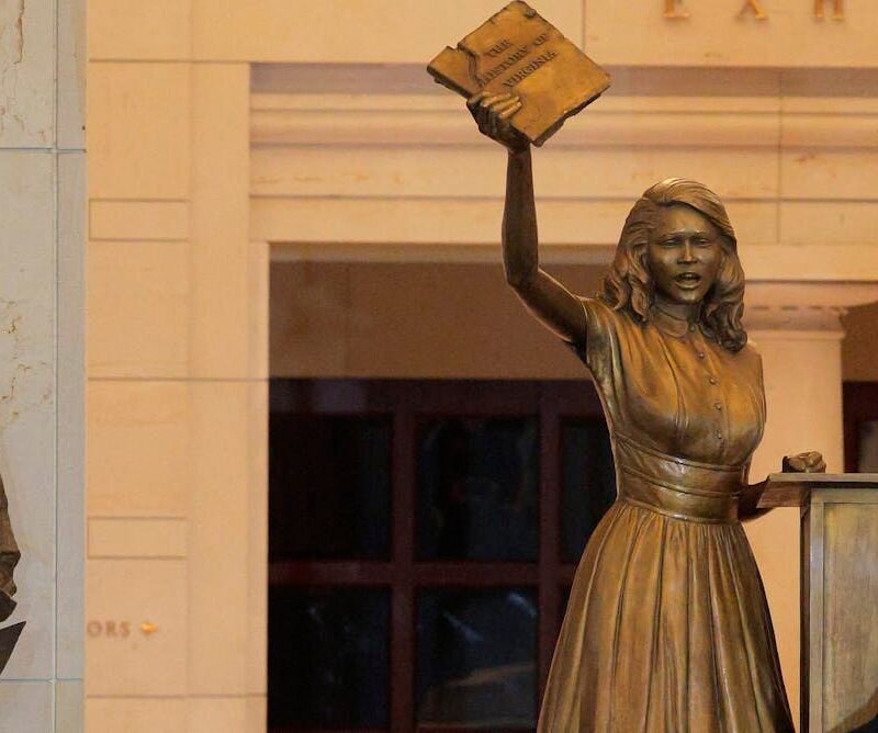 75 years after she led a student strike that helped end school segregation, Barbara Rose Johns now stands in the US Capitol where Robert E. Lee once did